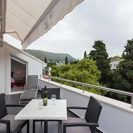 Alba Apartment *